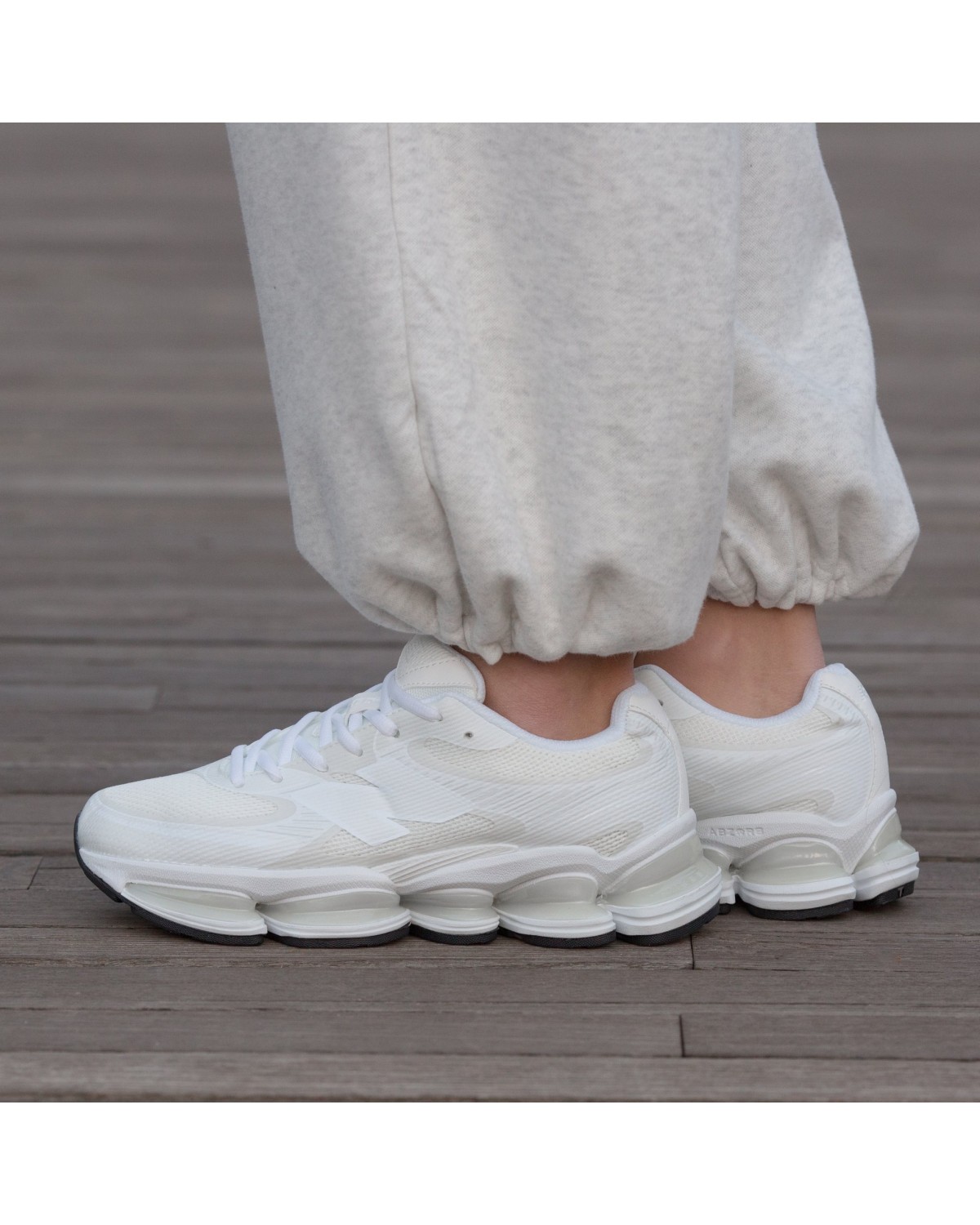 New Balance 2000 White