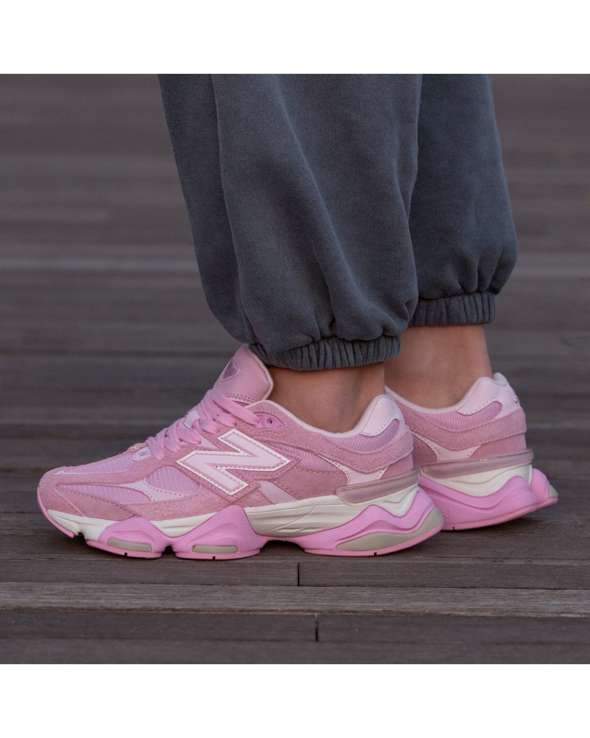 New Balance 9060 Pink