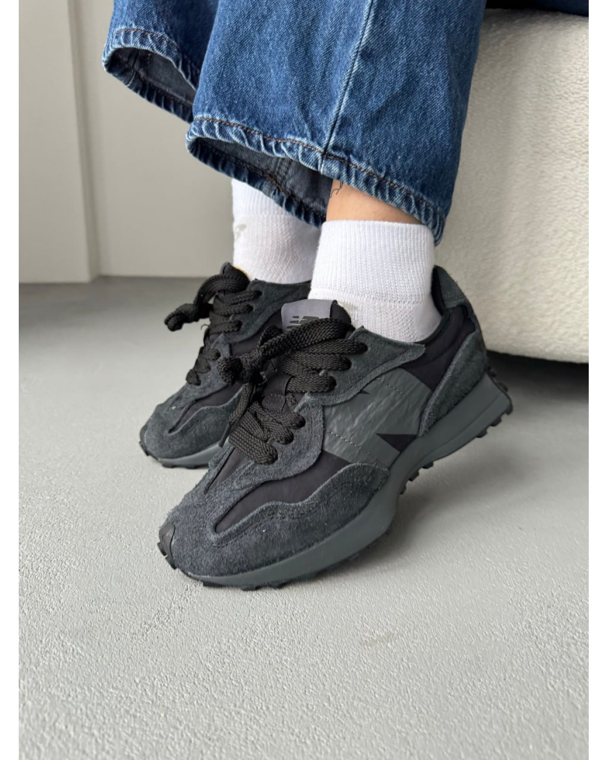 New Balance 327 Black Grey