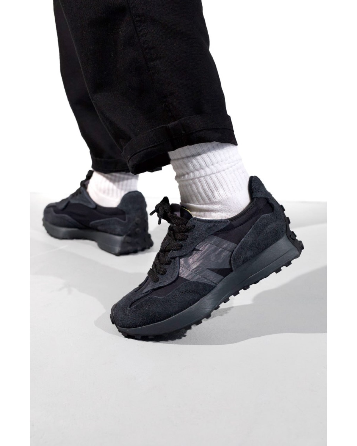 New Balance 327 Black Grey New Balance 327 Black Grey