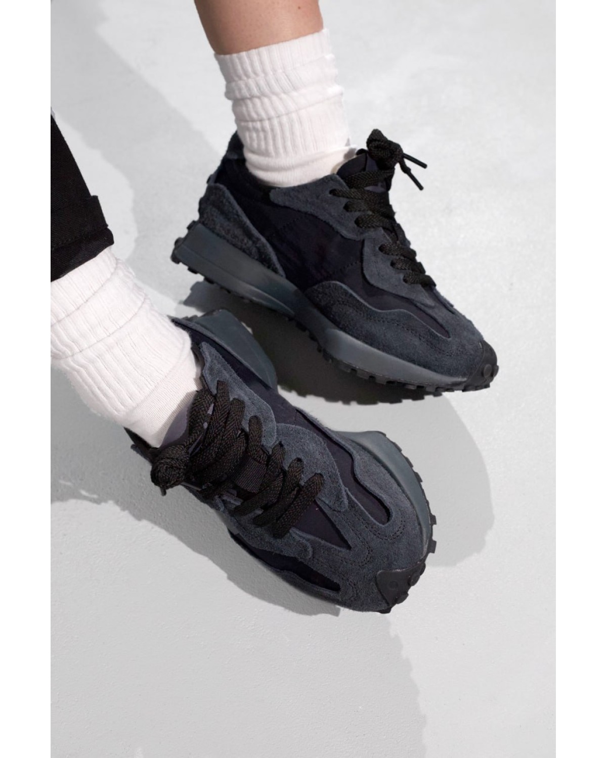 New Balance 327 Black Grey New Balance 327 Black Grey