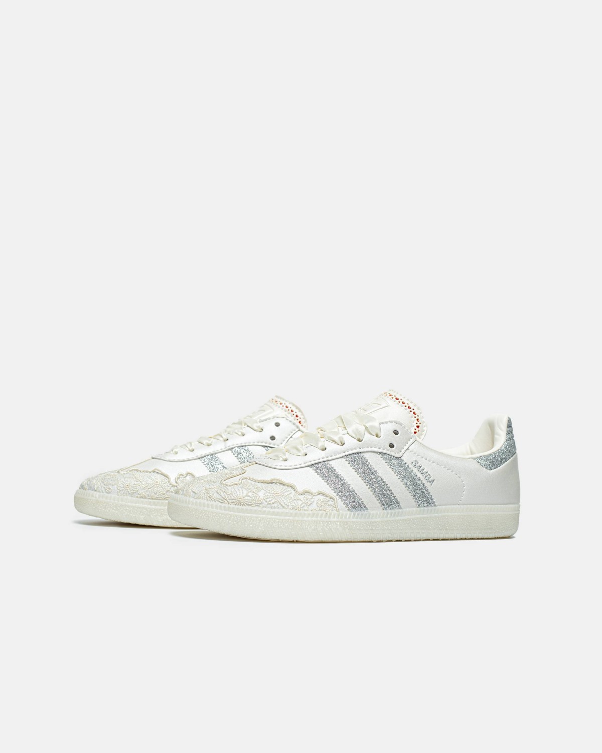 Adidas Samba Valentine’s Day Chalk White Metallic Silver Adidas Samba Valentine’s Day Chalk White Metallic Silver