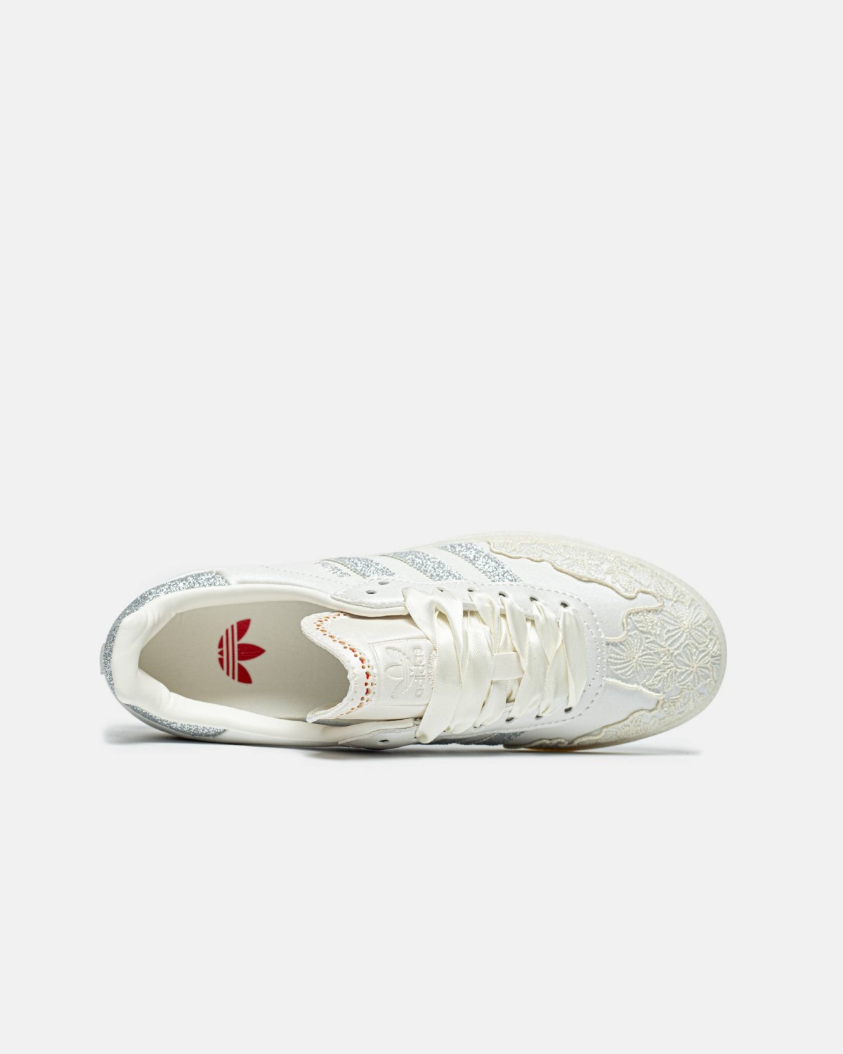 Adidas Samba Valentine’s Day Chalk White Metallic Silver Adidas Samba Valentine’s Day Chalk White Metallic Silver