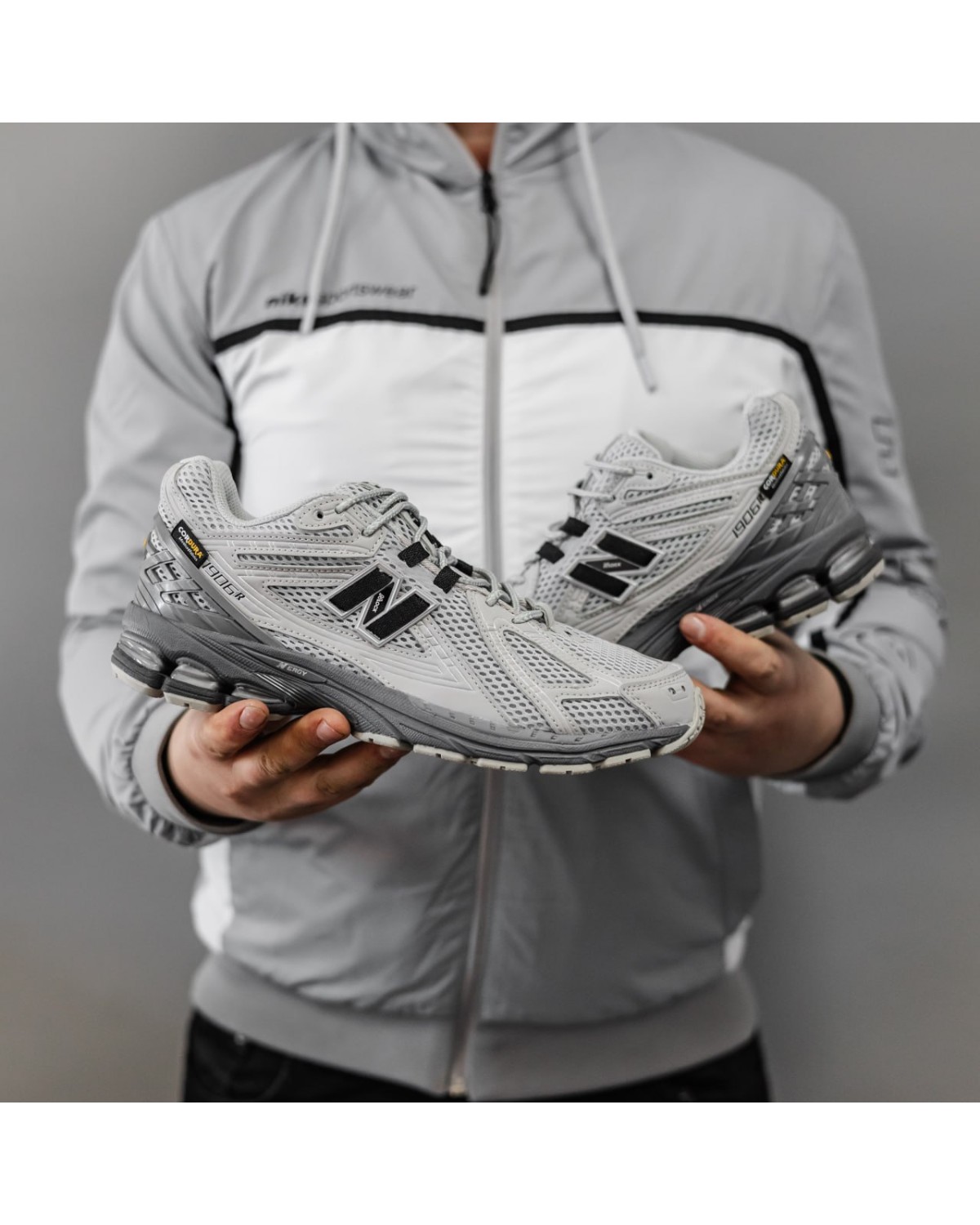 New Balance 1906R Grey Black Cordura New Balance 1906R Grey Black Cordura