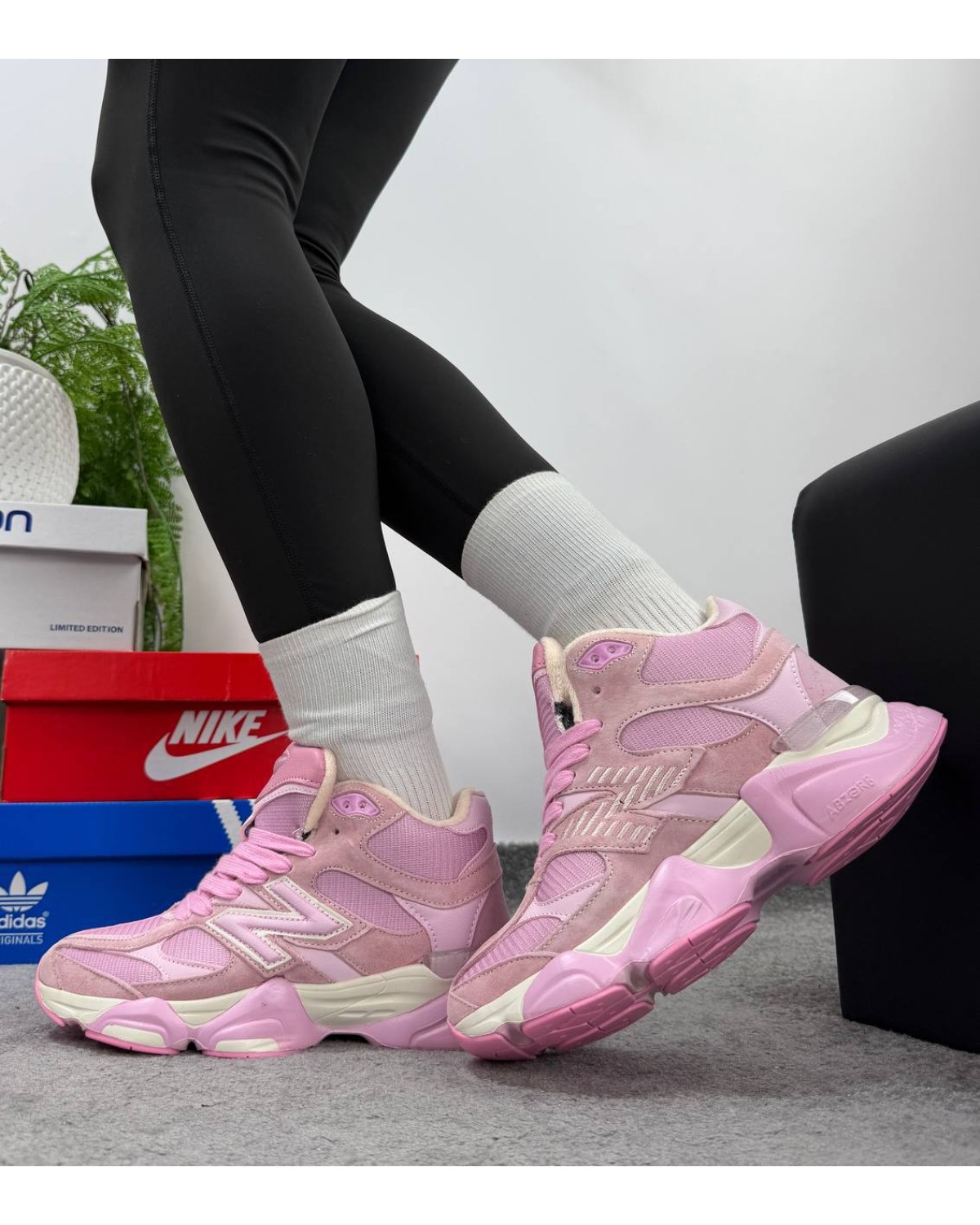 New Balance 9060 Pink New Balance 9060 Pink