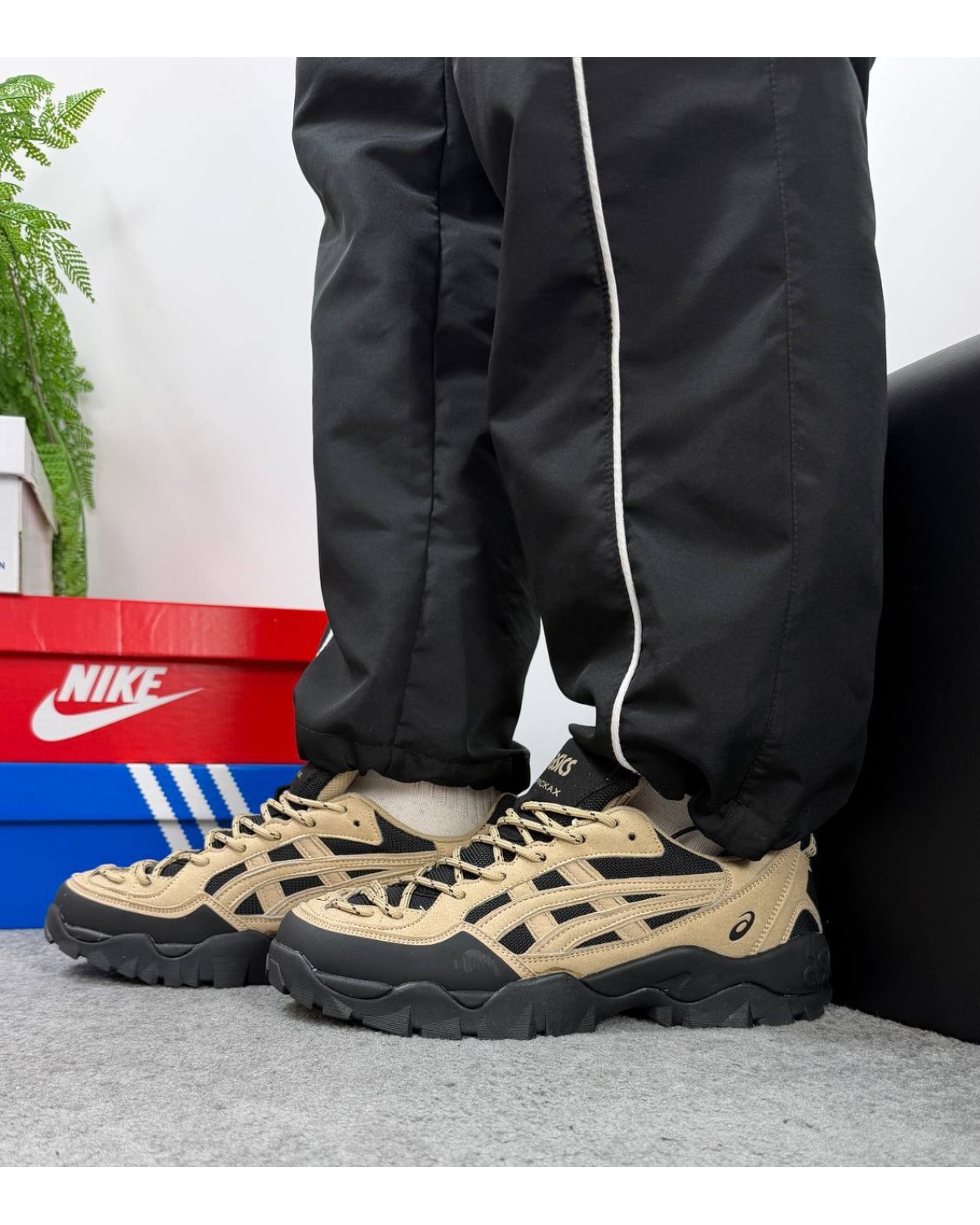 Asics Gel-Pickax Black Brown