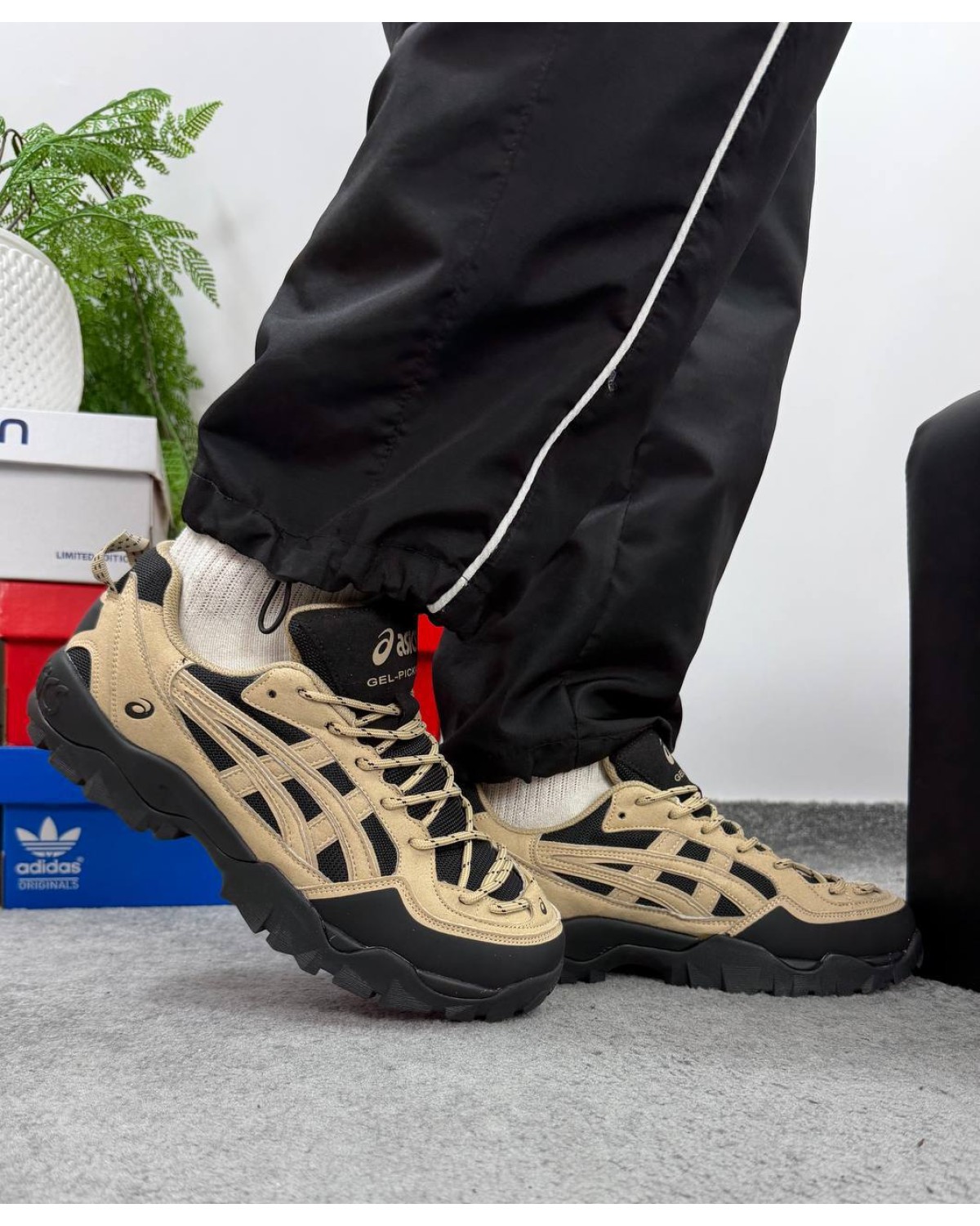 Asics Gel-Pickax Black Brown Asics Gel-Pickax Black Brown