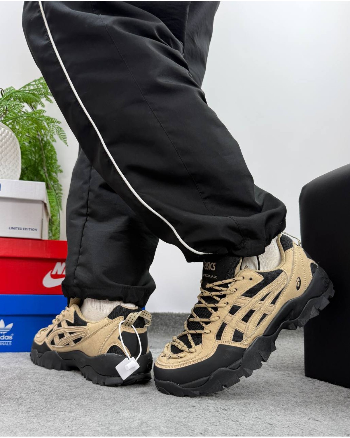 Asics Gel-Pickax Black Brown Asics Gel-Pickax Black Brown