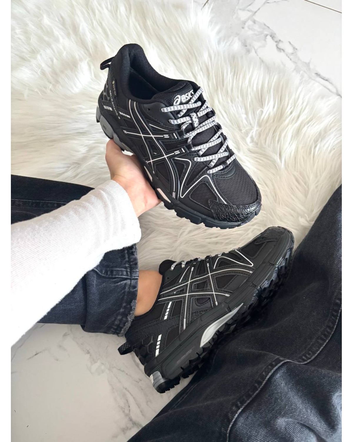 Asics Gel-Kahana 8 GORE-TEX Black White Stripes Asics Gel-Kahana 8 GORE-TEX Black White Stripes