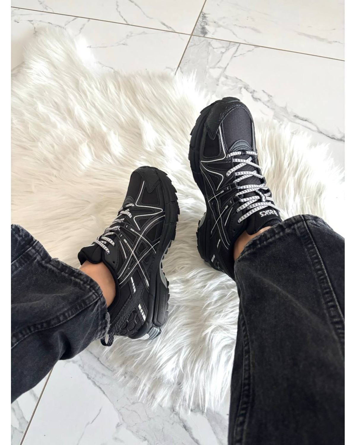 Asics Gel-Kahana 8 GORE-TEX Black White Stripes Asics Gel-Kahana 8 GORE-TEX Black White Stripes