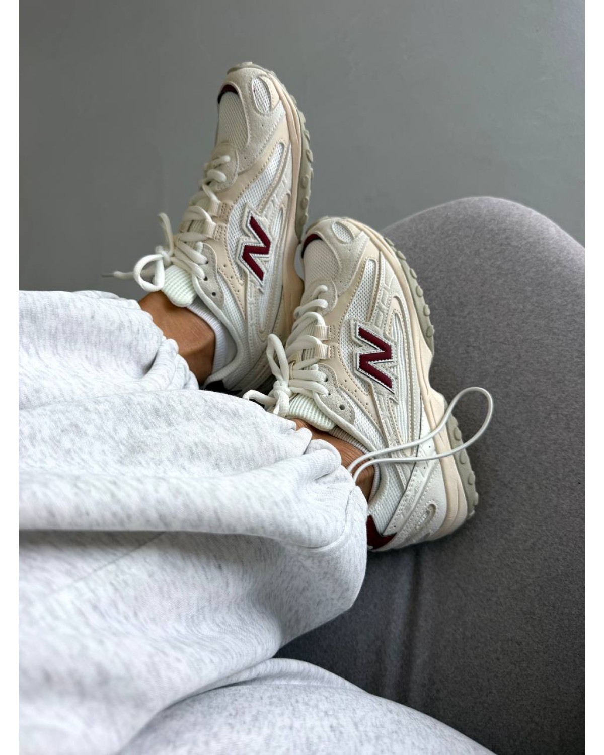 New Balance 204L Cream Burgundy New Balance 204L Cream Burgundy