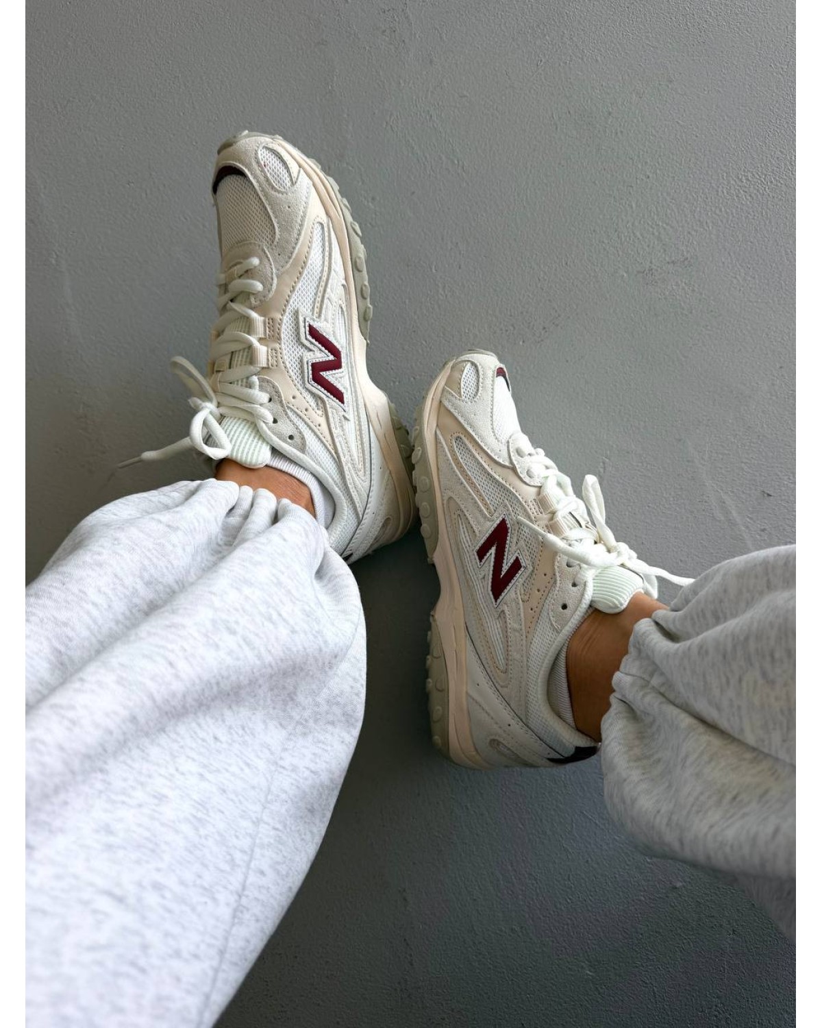 New Balance 204L Cream Burgundy New Balance 204L Cream Burgundy